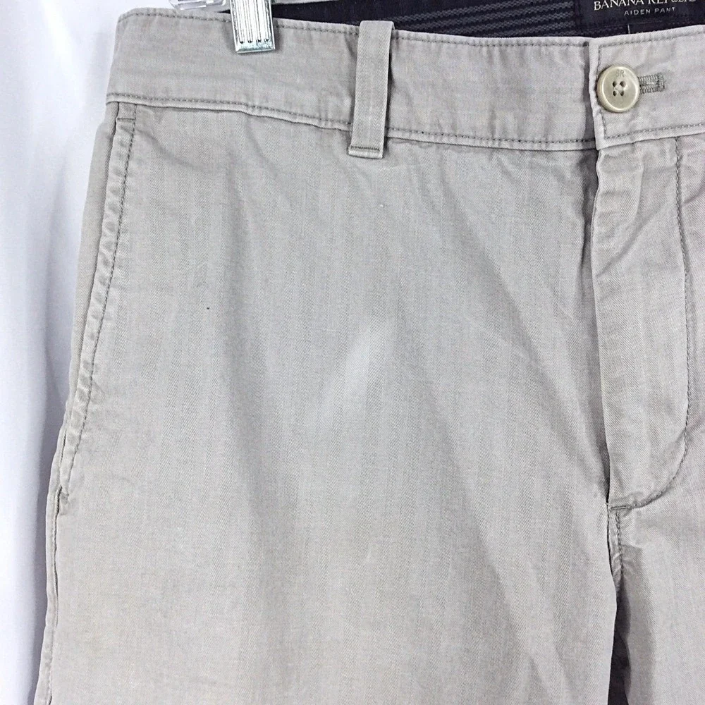 Banana Republic Aiden Pant Men's Size 32x32 Gray Flat Front Chino